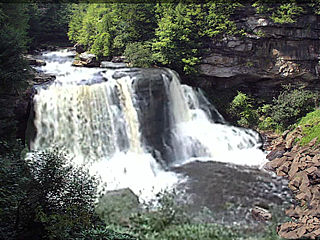 download Majestic Waterfalls Screensaver